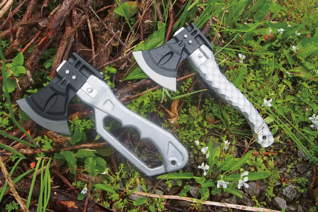 燕三条のアウトドアブランド「Muthos Homura（ミュートス・ホムラ）」が斬新なギアを次々と発売　『サイコ エッジ・ゼロ』『フルカウンター』『MHマチェット』『クレイトスAXE』