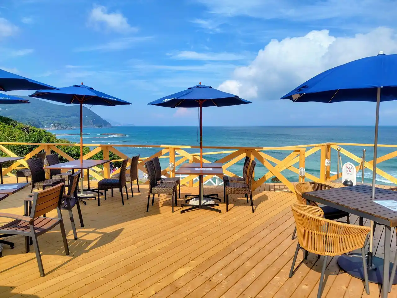 【株式会社西武・プリンスホテルズワールドワイド】 下田プリンスホテル　絶景の特等席がさらに快適にオーシャンフロントテラスをリニューアル