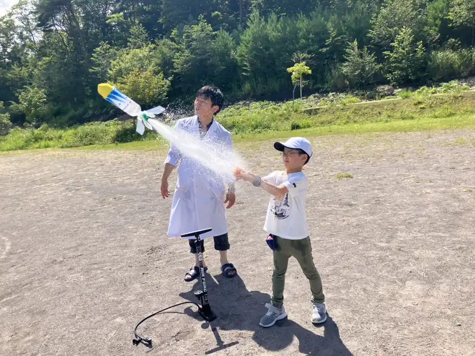 【株式会社リソー教育】 【夏休みの過ごし方】TOMAS理科教室の先生から教わる！夏のサイエンスキャンプ