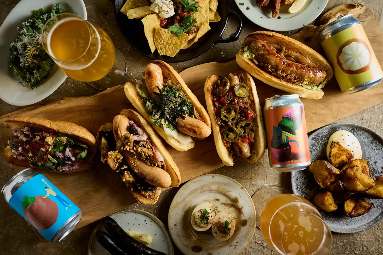 渋谷道玄坂交差点にこだわりのクラフトビール＆ソーセージが楽しめる「HOURS（アワーズ）」が新たに誕生。21時間営業で「自分らしい時間」を提供。