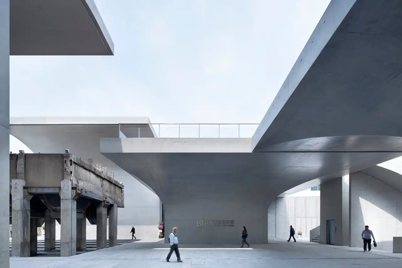 【株式会社マックスマーラ ジャパン】 マックスマーラ、2027年リゾートコレクションを上海・龍美術館にて発表　創業75周年エキシビションの幕開けとして開催