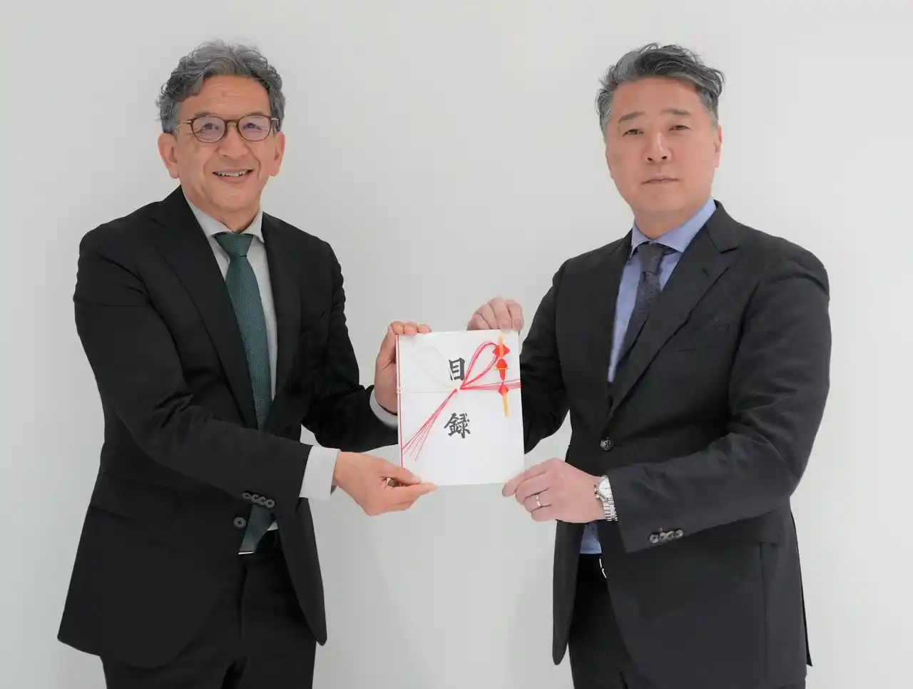 【ソニー生命保険株式会社】 公益財団法人 日本対がん協会へ寄付金を贈呈