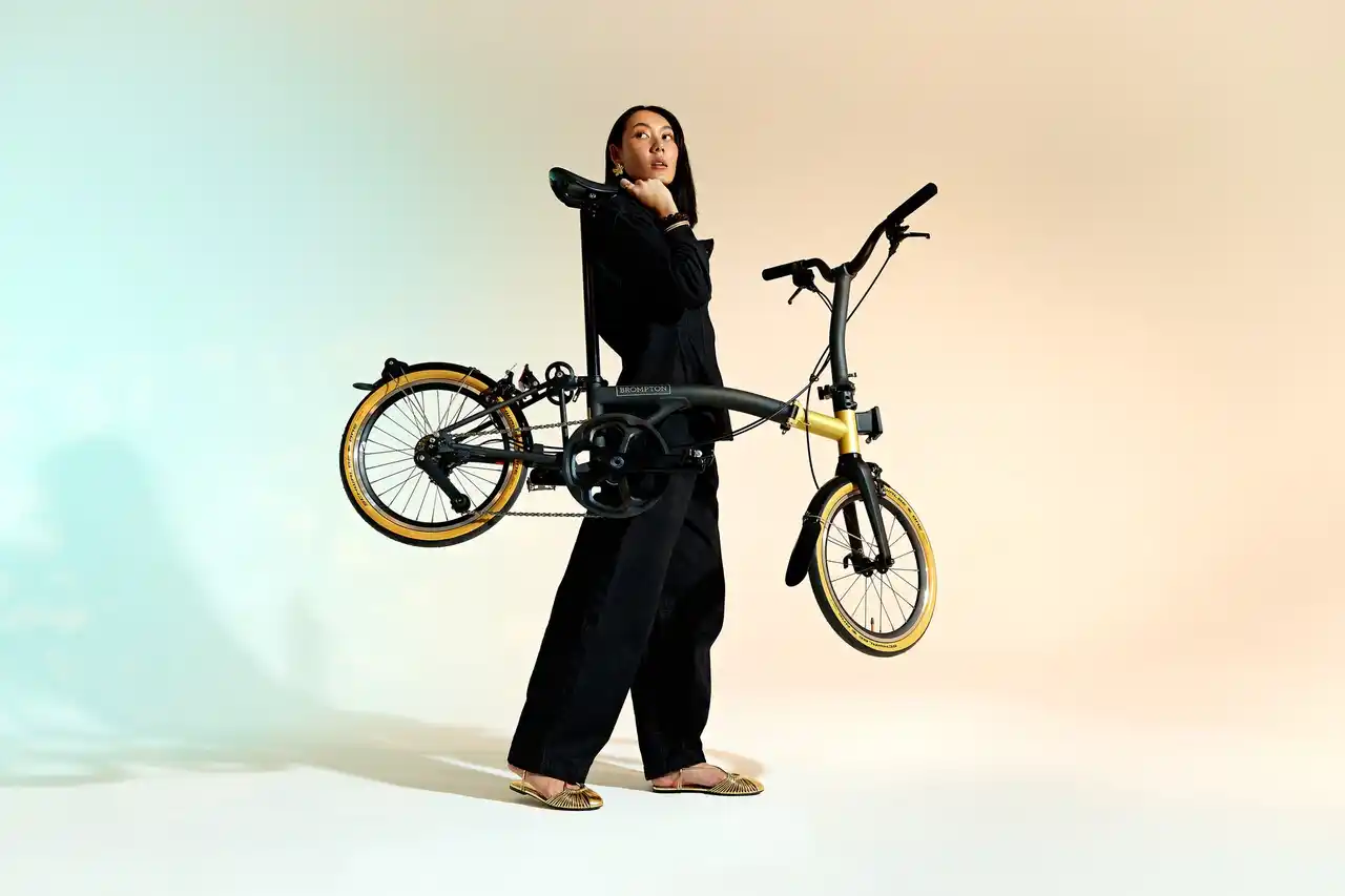【BROMPTON JAPAN株式会社】 ブロンプトン、T Line Ceratech に新色「Black and Gold」登場