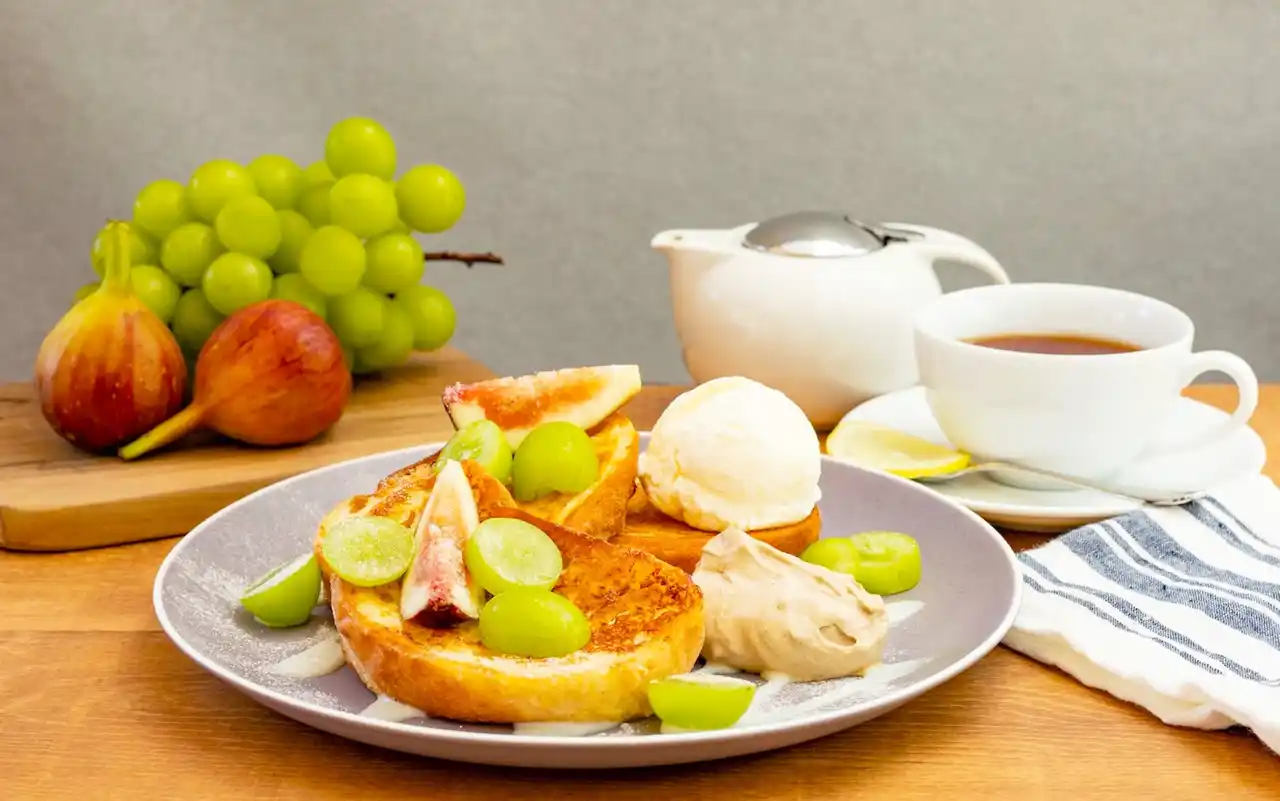 【株式会社日影茶屋】 アールグレイ香る「シャインマスカットといちじく」フレンチトースト発売