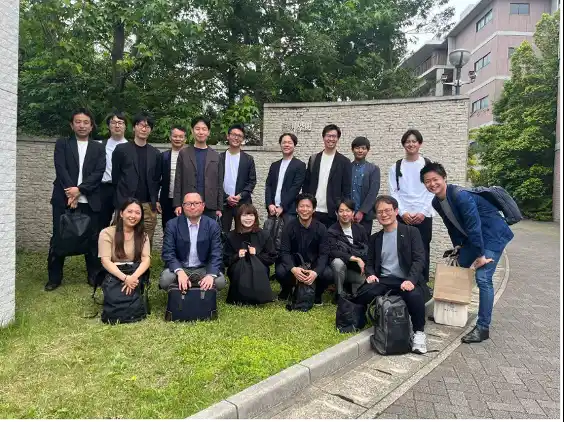【株式会社NEXCENT】 学校教育×企業研修の教育プロジェクト「NEXT SENSEI」、大手3社の労働組合員が出張授業で中学校の教壇へ　講師として“等身大のキャリア”を語る合同研修を実施