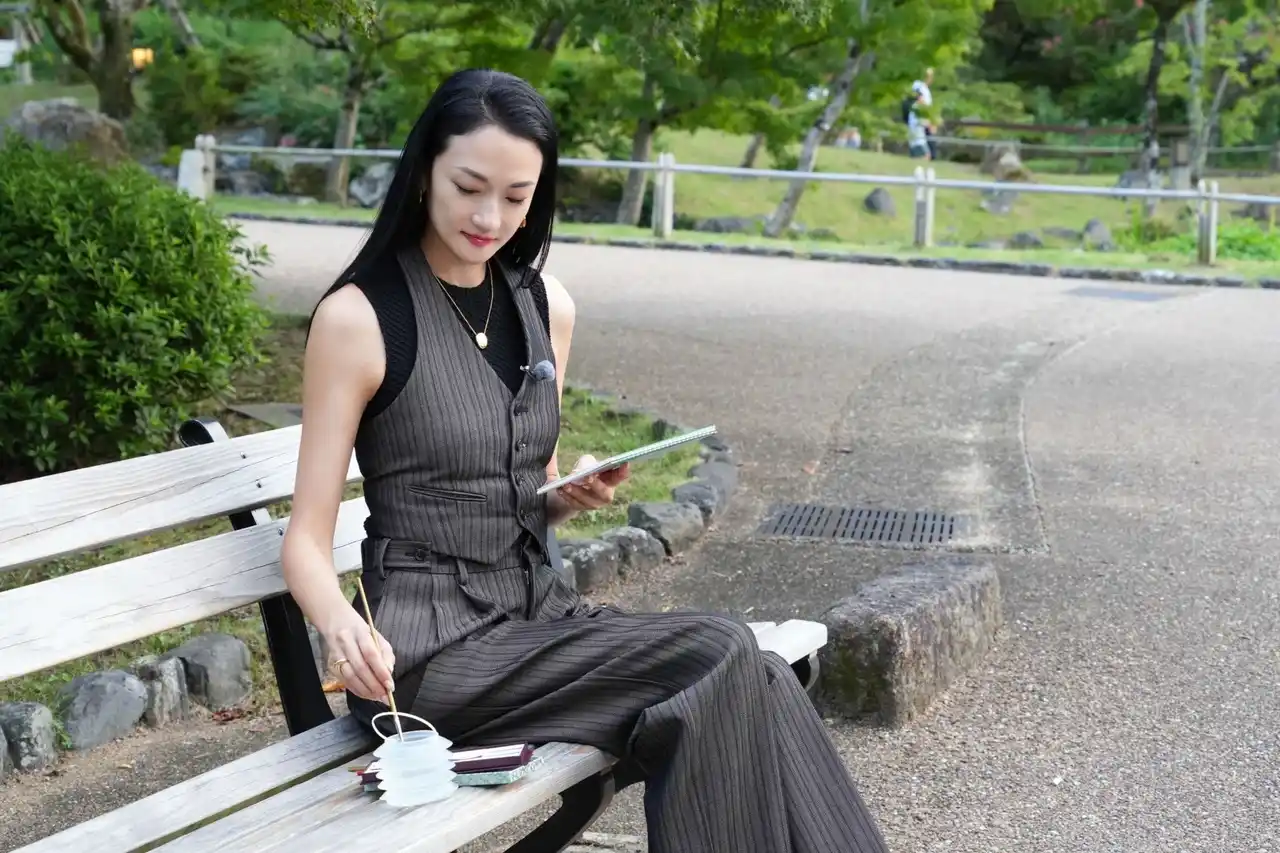 【ＢＳ日テレ】 【ＢＳ日テレ】冨永愛が日本最古の絵の具店を訪問。10年以上かけて作る絵の具「胡粉」とは？