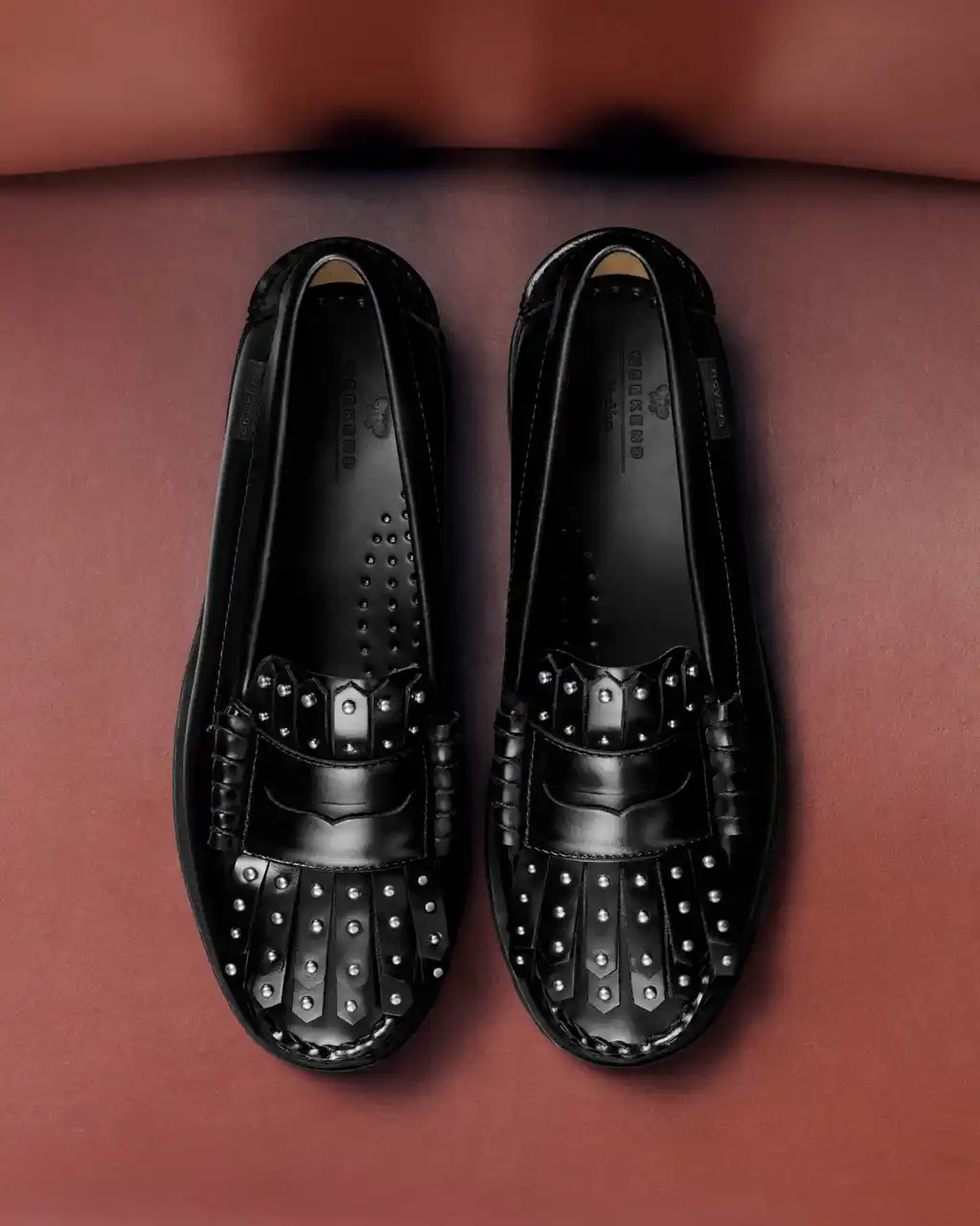 【株式会社マックスマーラ ジャパン】 ウィークエンド マックスマーラ 2025年秋冬コレクションよりSebagoとのコラボレーションによるローファーの第２弾を発表