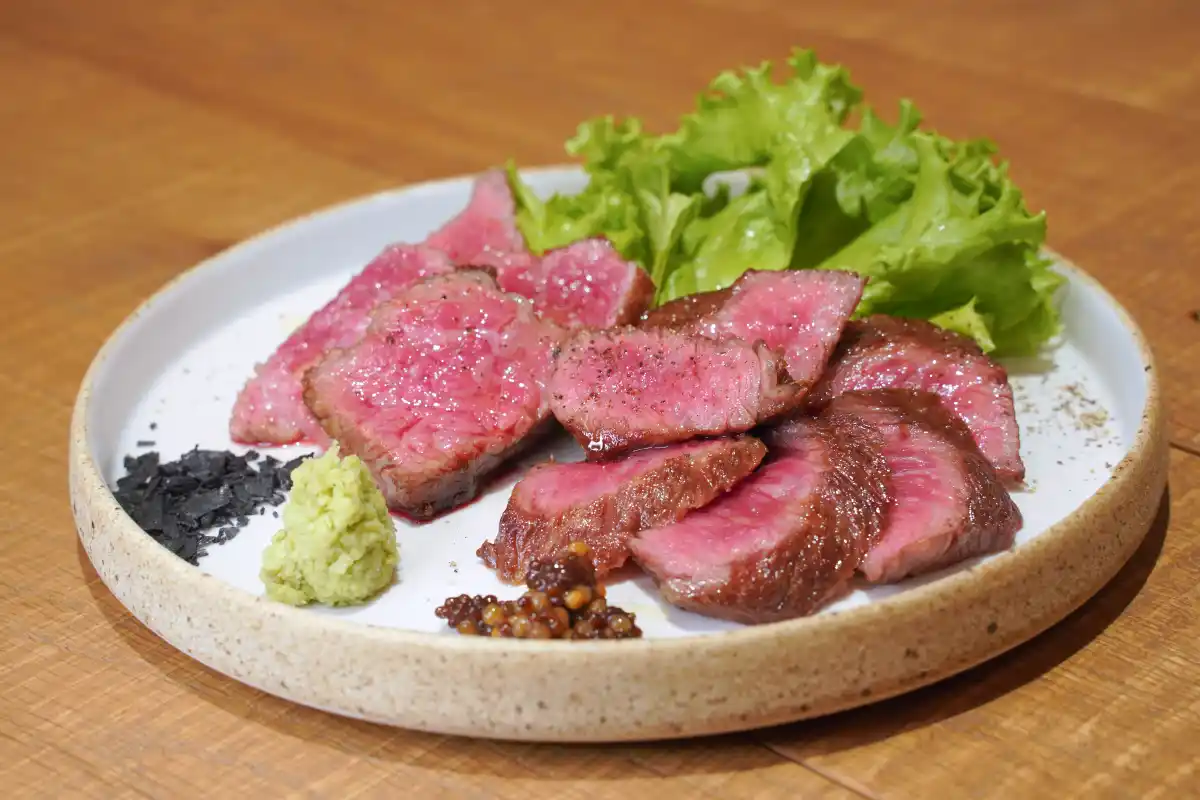 長期肥育の「備前黒牛」をプロのグリルで！新感覚ハイブリッドバルが長堀橋に誕生