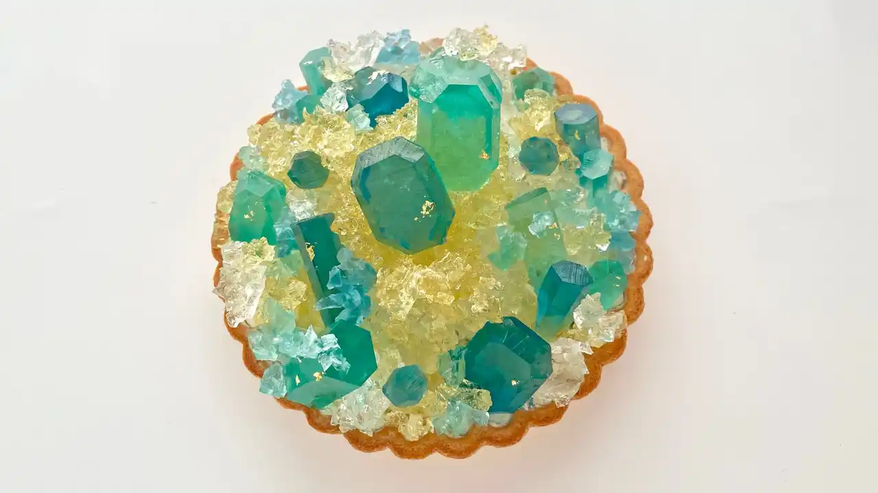 ”まるで宝石”5月の誕生石エメラルドが輝くアイスタルトを4月24日正午より20台限定販売開始！