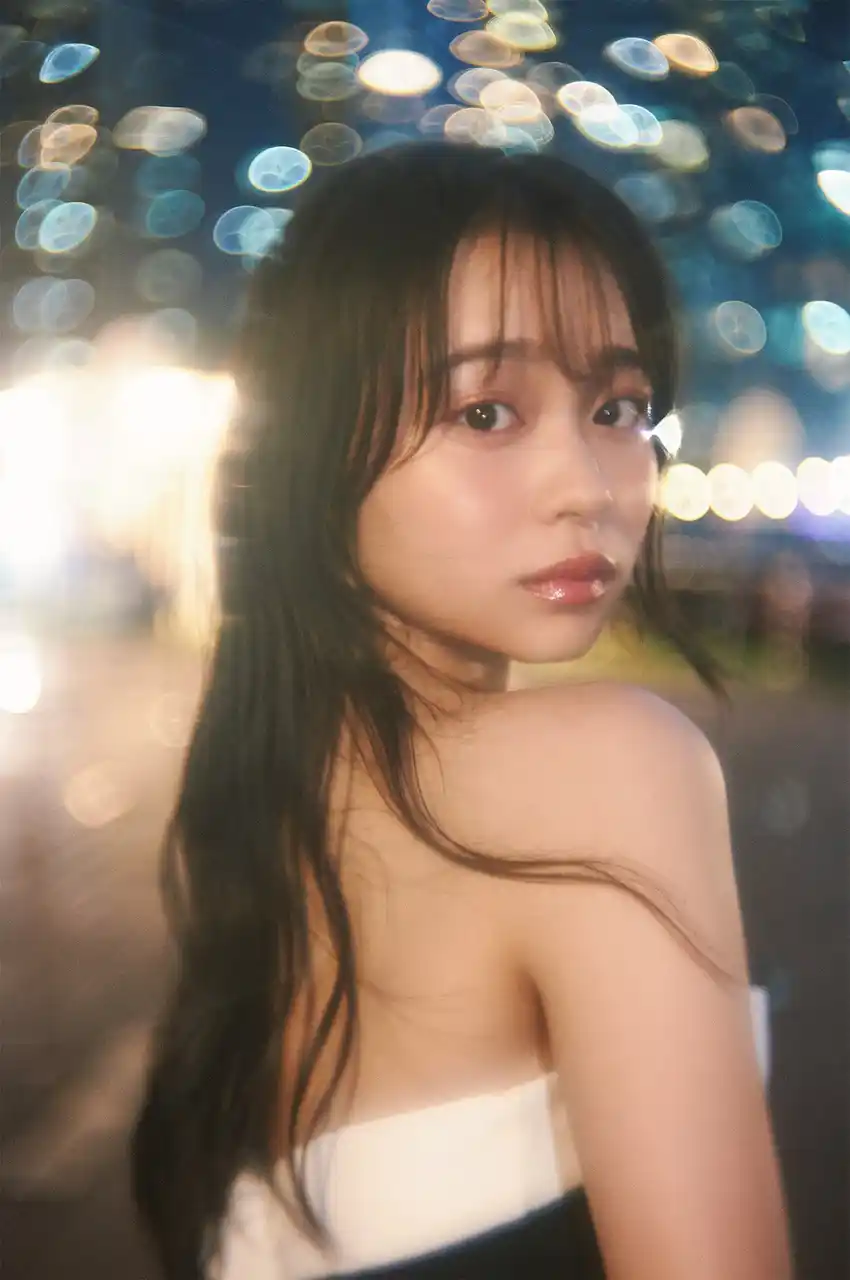 【株式会社KADOKAWA】 ガーリーの神様が魅せる華麗なラストティーン　林芽亜里、20歳の誕生日に10周年記念カレンダーフォトブック発売