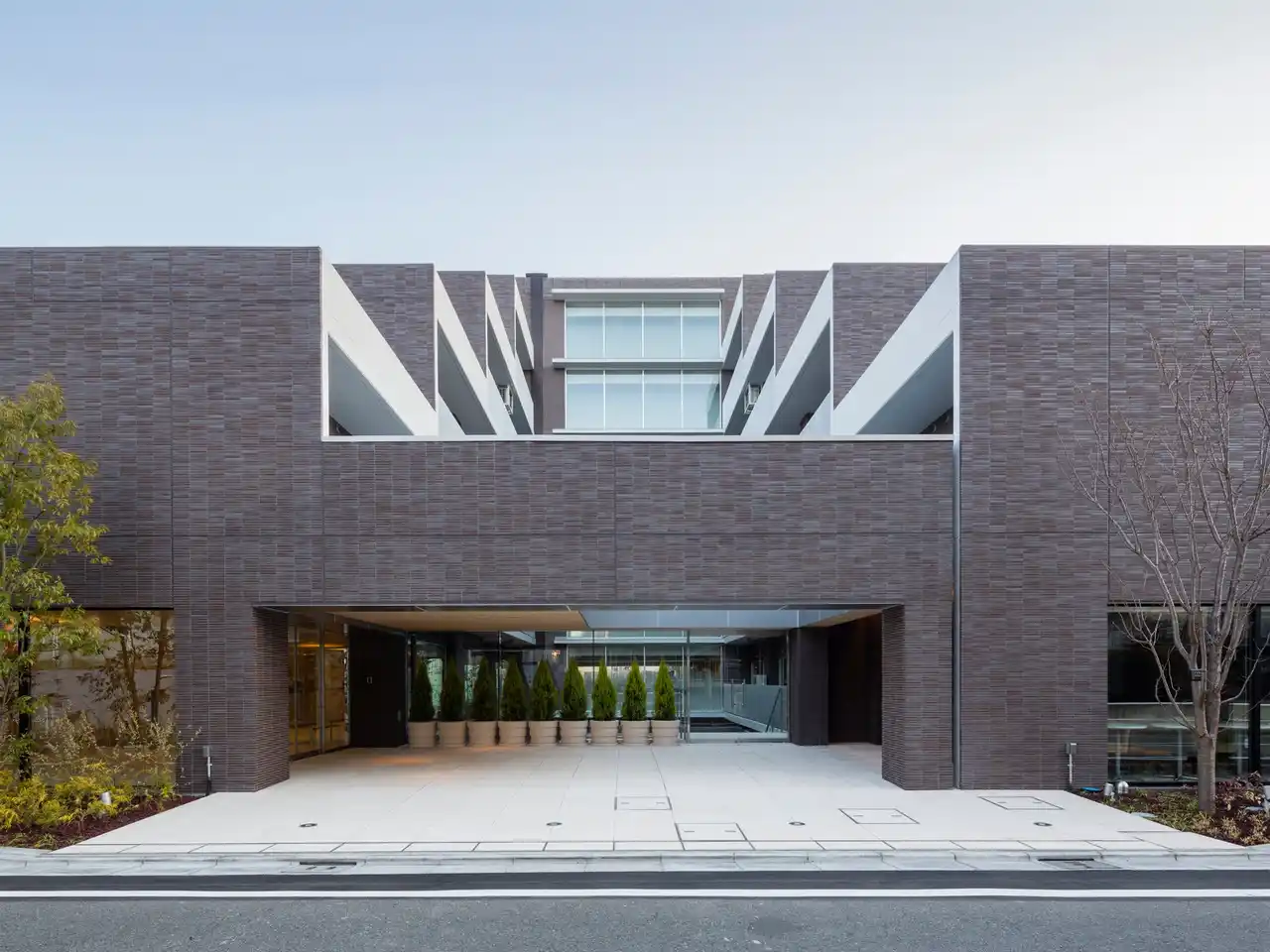 【株式会社 共立メンテナンス】 全355室の大規模女性専用寮　東京都新宿区に「ドーミー市谷加賀」が4月にリニューアルオープン