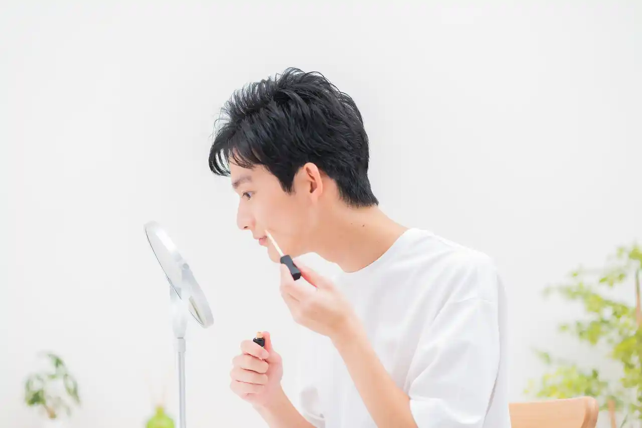 【株式会社ファンくる】 男性のメイクアップについての意識調査