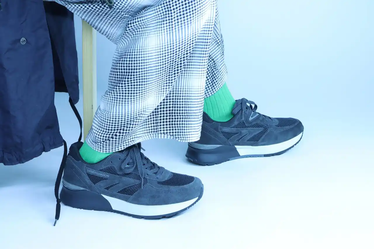 【株式会社ムーンスター】 HI-TECプレミアムスニーカーライン「HTS74」から新モデル「SILVER SHADOW R2」登場