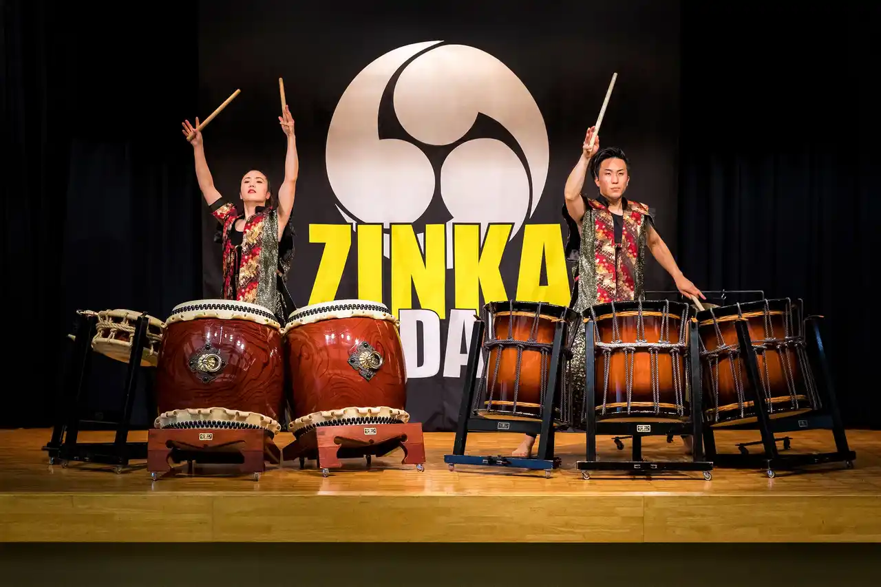 【野口観光マネジメント株式会社】 【北海道／層雲峡温泉】12月31日～1月3日の期間限定で二人組の「和太鼓ZINKA」の公演を開催！空室残りわずか。お早めにご予約ください！