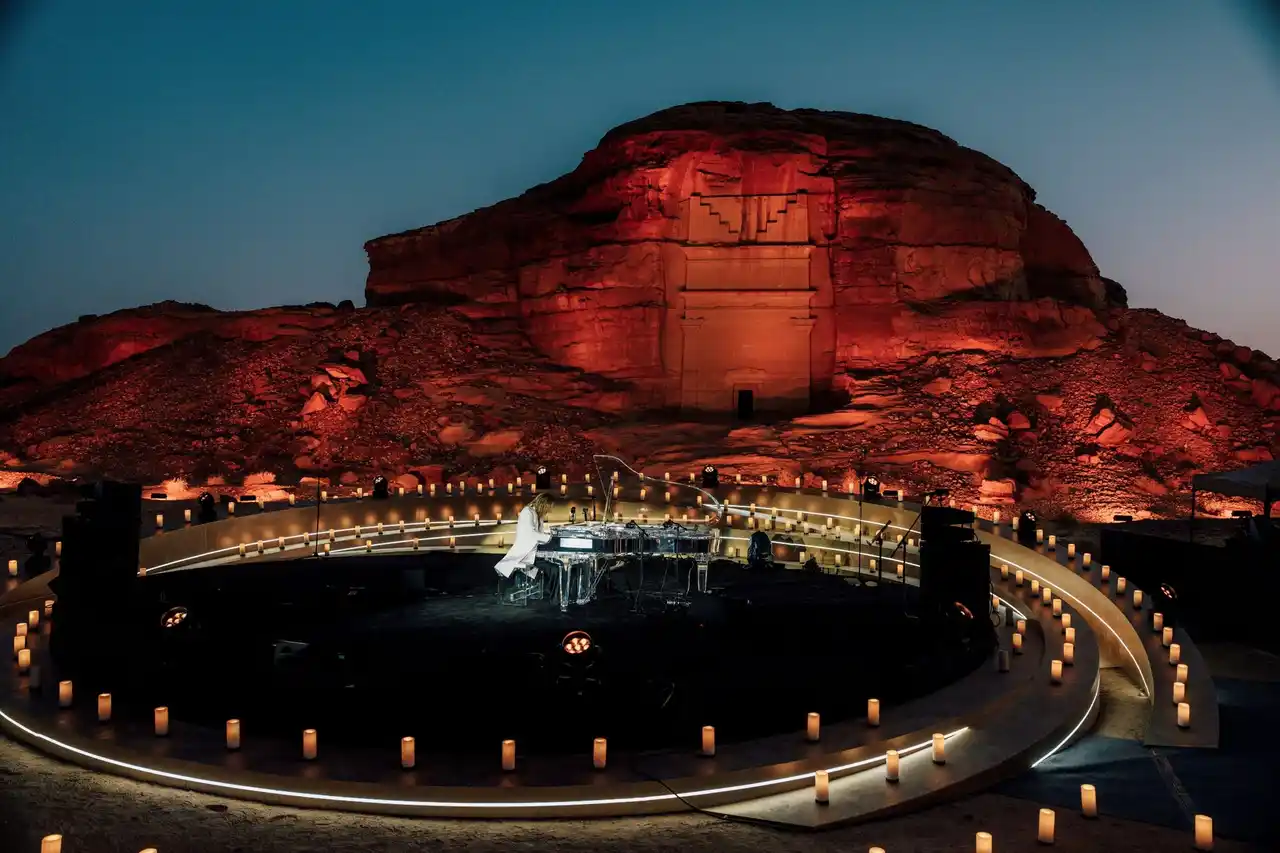 【YOSHIKI PR事務局】 YOSHIKI ユネスコ世界遺産「Hegra」で新たな伝説を刻む　日・サウジアラビア国交70年の節目に文化交流の架け橋として自身の誕生日に日本人初の歴史的公演を実現