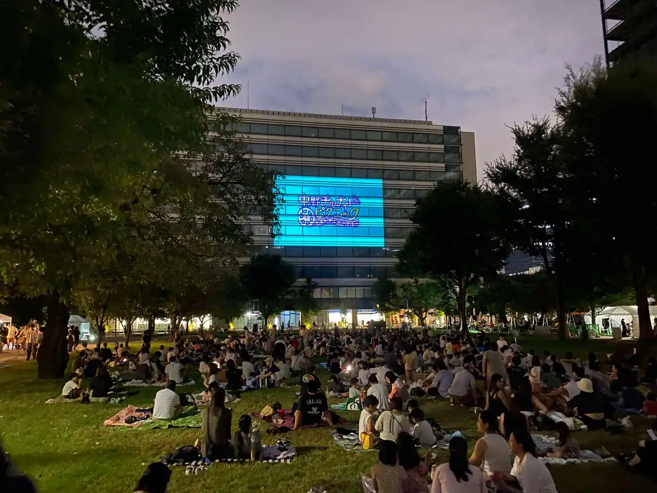 【東京建物株式会社】 オフィスビル壁面が巨大アニメシアターに！産官学連携でナイトタイムエコノミー活性化イベント開催