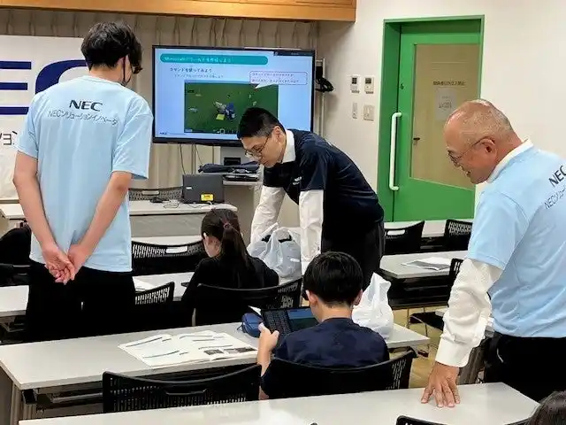 【NECトピックス】 NEC、みなと子ども食堂と連携し、「デジタル月間」にプログラミング教室を開始