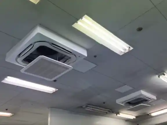 【株式会社アプティ】 全国の快適空間面積30,000平米突破！ 整備工場快適空間「AirCLE（エアクル）」 夏までのエアコン導入に向け需要拡大、キュービクル基準改正が後押し