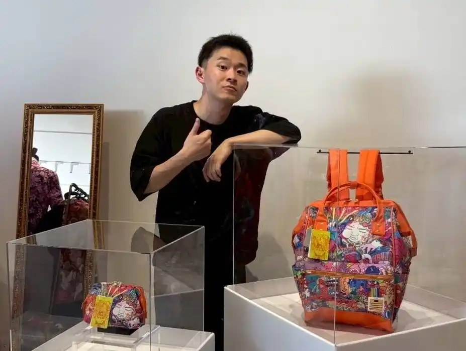 アーティストMUSASHIと人気バッグブランドのanello(R)︎のコラボリュック＆ポーチ発売