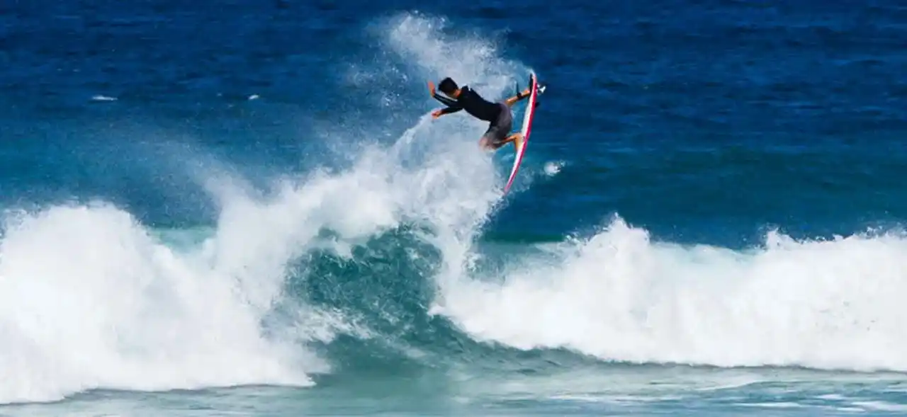 【マイポックス株式会社】 マイポックス、日本ジュニア最高峰のアマチュアサーファー足立海世選手とスポンサー契約を締結
