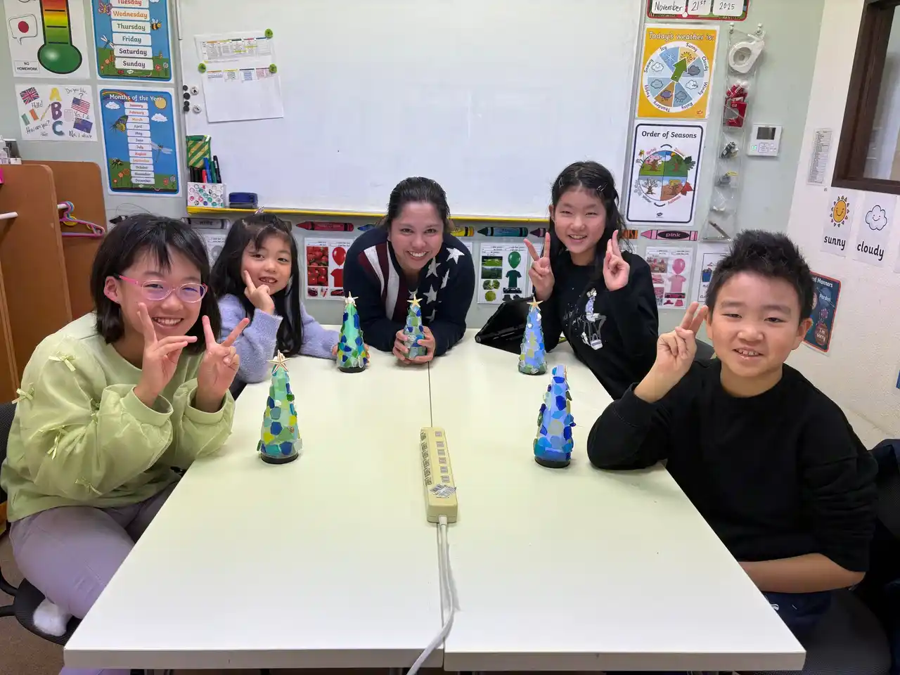 【株式会社アライブ】 【開催レポート】子ども英会話アライブが、キラキラ輝くアップサイクルのイベント「クリスマス・ワークショップ」を開催。クリスマスアート×SDGs！