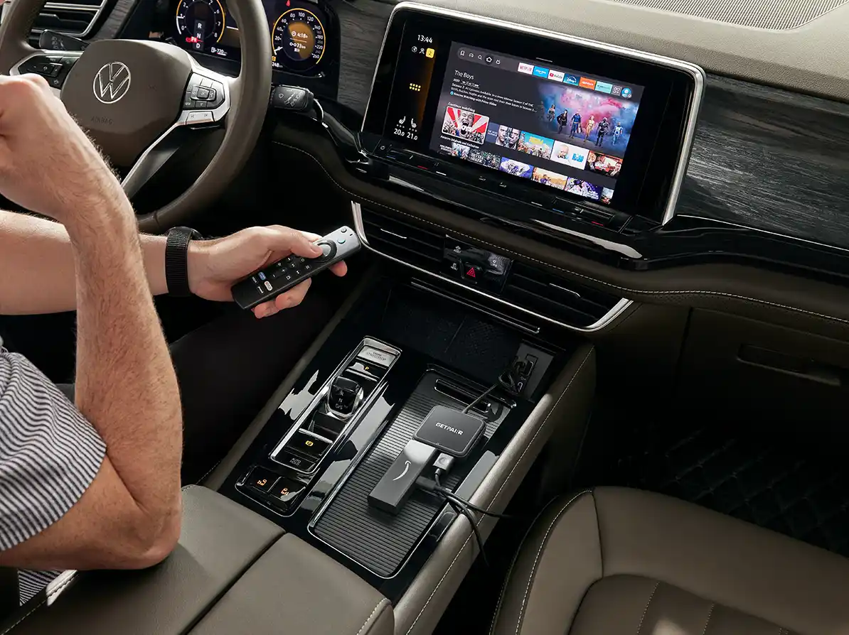 車のディスプレイが“テレビ代わり”に！Fire TV Stickも接続できるHDMI対応カーアダプター「Car TV Mate Pro Max」で、移動中の動画視聴がもっと身近に