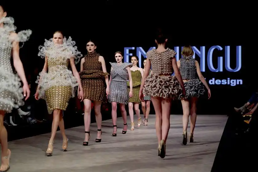 バルーンアーティスト神宮エミ氏がNYファッションウィーク参加「センペルテックス」代理店のキッシーズ株式会社がサポート