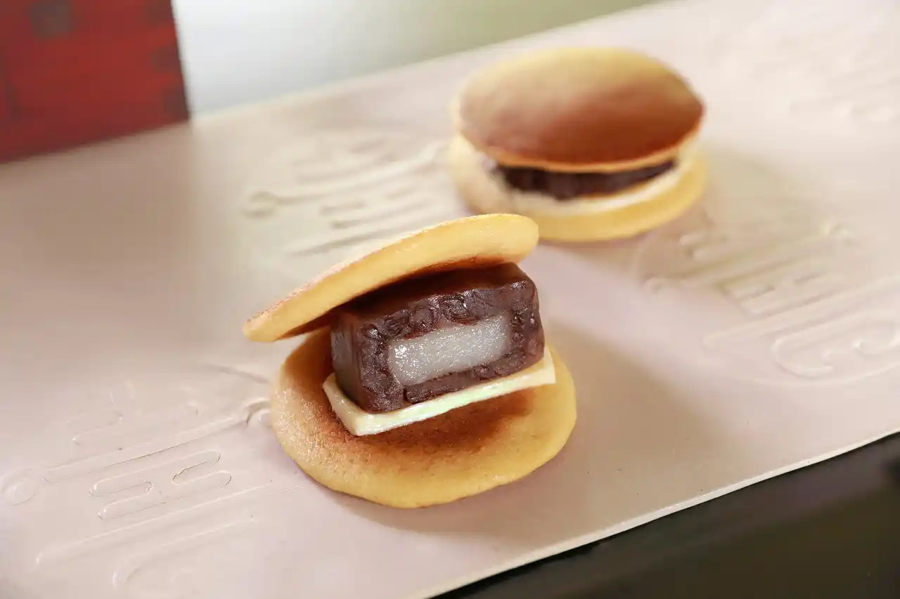 【株式会社　叶 匠寿庵】 年間100万本を販売する「あも」がどらやきに！？叶 匠壽庵 高島屋日本橋店にて新商品『あもどら』が9月3日より登場！