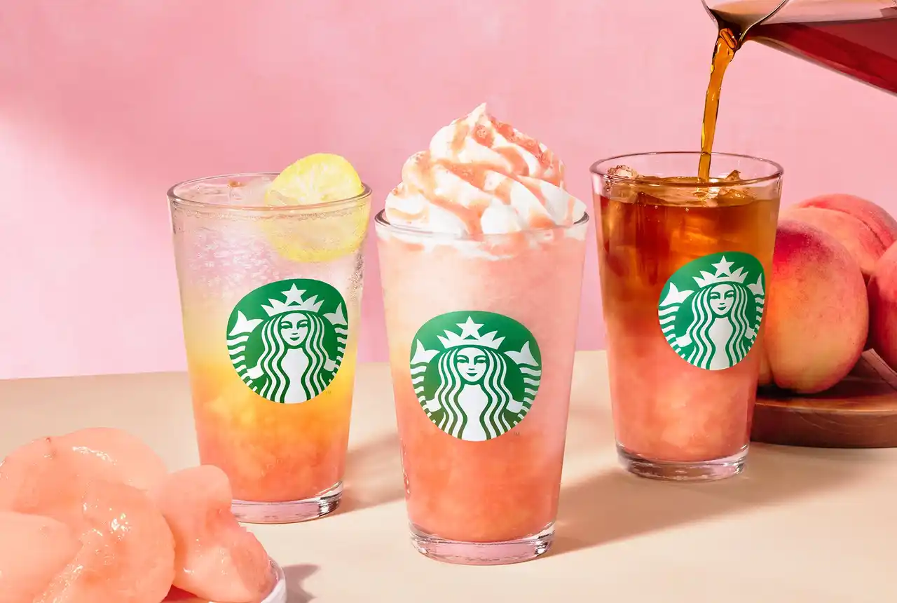 【スターバックスコーヒージャパン株式会社】 スターバックス　サマー第4弾は、「3つの幸せピーチ」とろっと、しゅわっと、ごろっと、それぞれの魅力を楽しむ3種のピーチビバレッジが8月1日(金)より登場！