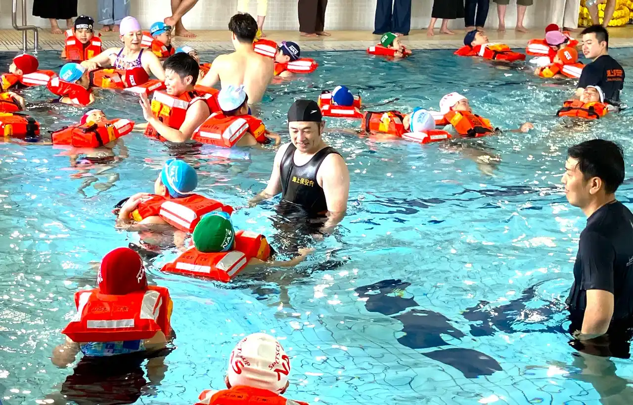 【大和ハウス工業株式会社】 海上保安庁と合同安全水泳イベントを開催（ニュースリリース）