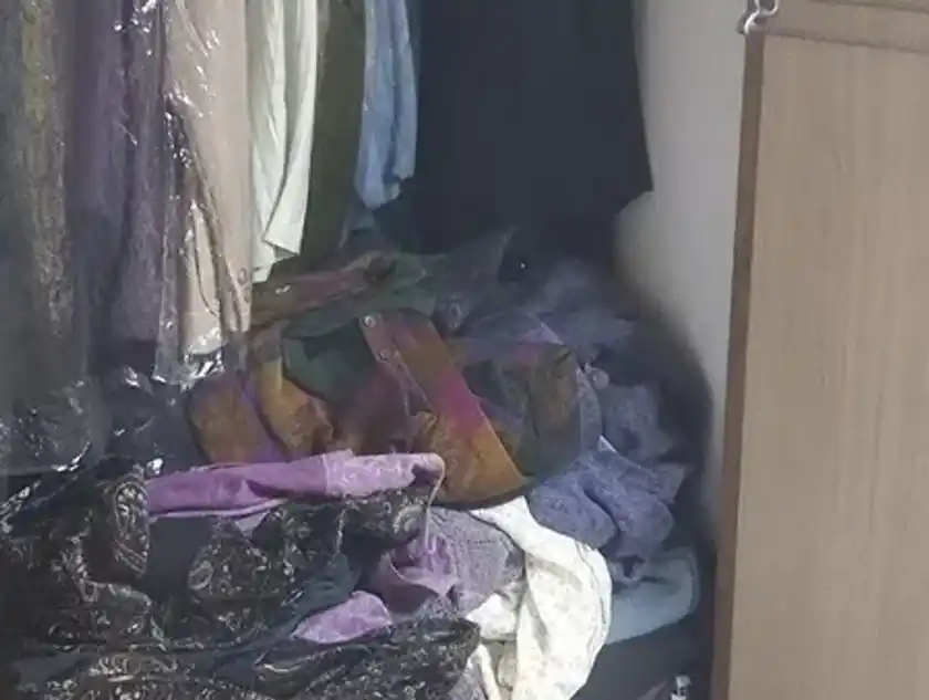 衣類整理で見落としやすい“貴重品”──遺品整理の第一歩を安全に進めるために