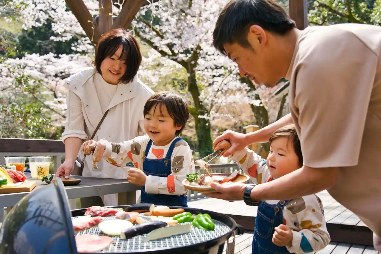 【ウッドデザインパーク株式会社】 【愛知県岡崎市】「GW、予定まだ空いてる？」大丈夫、まだ間に合う。日帰りBBQは午後・ナイトが狙い目、牡蠣or花火の特典付き