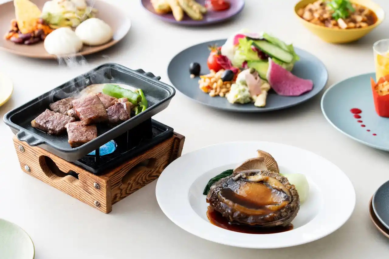 京都・宮津のホテルで美食体験。「京都肉」や「宮津産の鮑」を活かしたプレミアムメニューが新登場【メルキュール京都宮津リゾート&スパ】