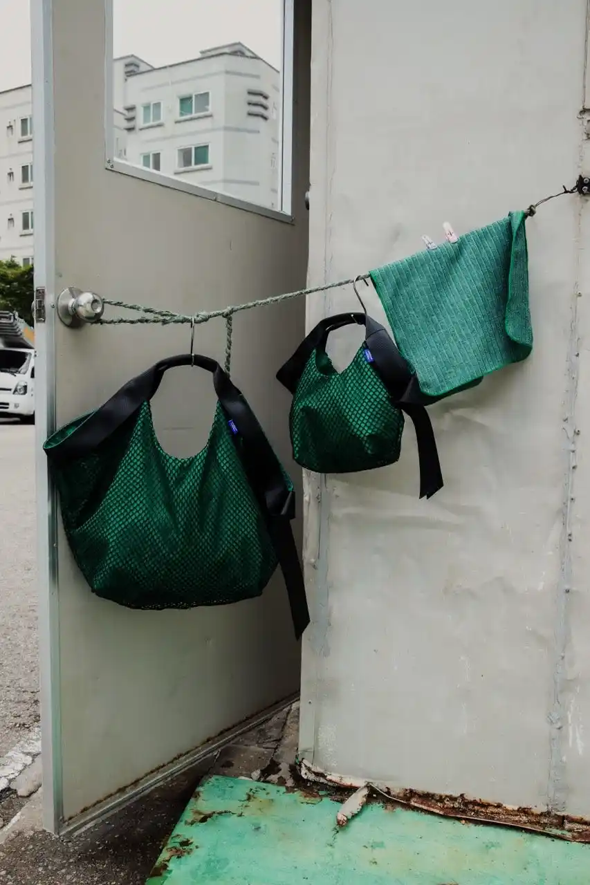 【モデラート株式会社】 【SOEJU (ソージュ)】韓国発アップサイクルブランド「continew（コンティニュー）」とコラボレーションバッグを発売