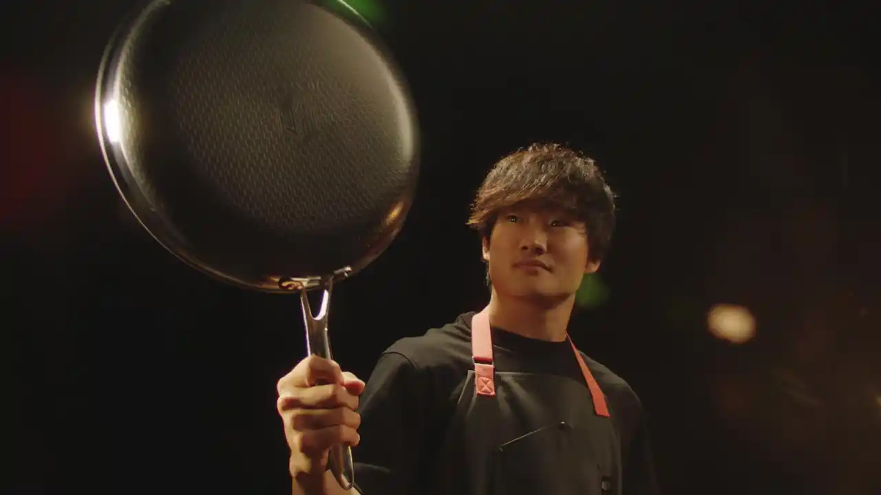 【HexClad Japan株式会社】 HexClad、F1ドライバー角田裕毅をグローバルアンバサダーに起用