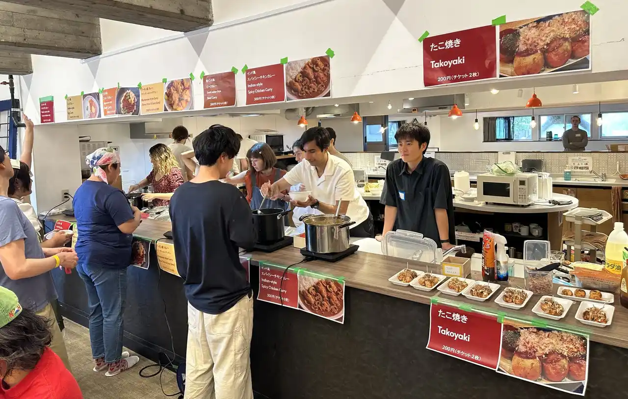 【株式会社オークハウス】 160名がシェアハウスに集結、ワールドカレーフェス2年連続開催