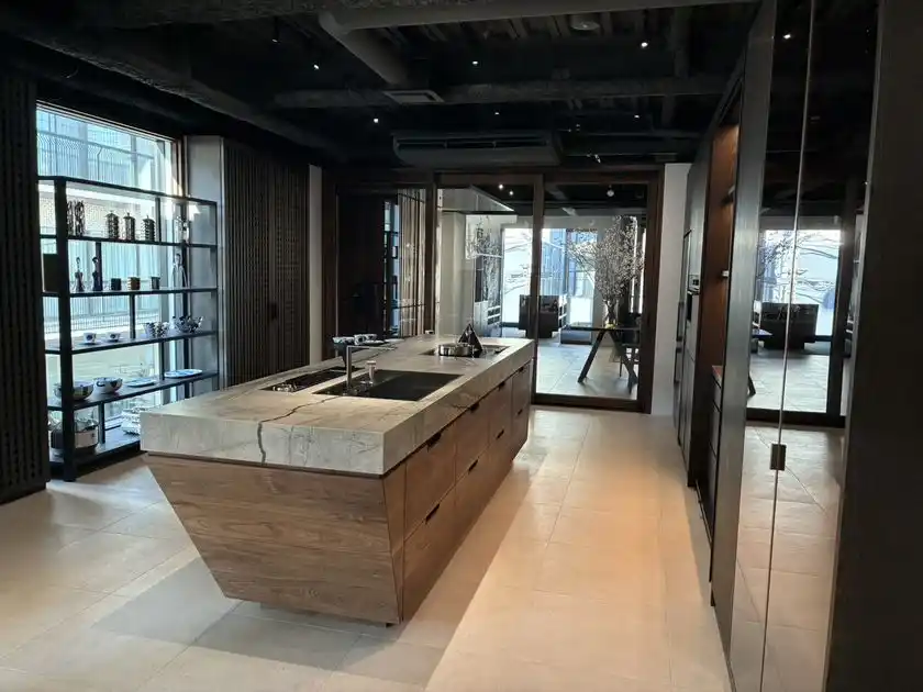 ショールーム内観