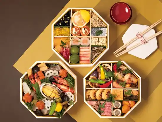 【数量限定】軽井沢の食処「レストラン酢重正之」の料理人が作る、信州の良質な素材を詰め込んだ華やかな三段重のおせちで、新年のお祝いを。9月1日(月)より受付開始。