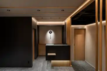 【LUSTYdesign 株式会社】 高級旅館のような和モダン空間をコンセプトにインバウンドの心を掴む、日本らしさを追求したデザイン設計。“五感で感じる、癒しの空間”を追求したリラクゼーションサロン「つぼみや」の新店舗完成