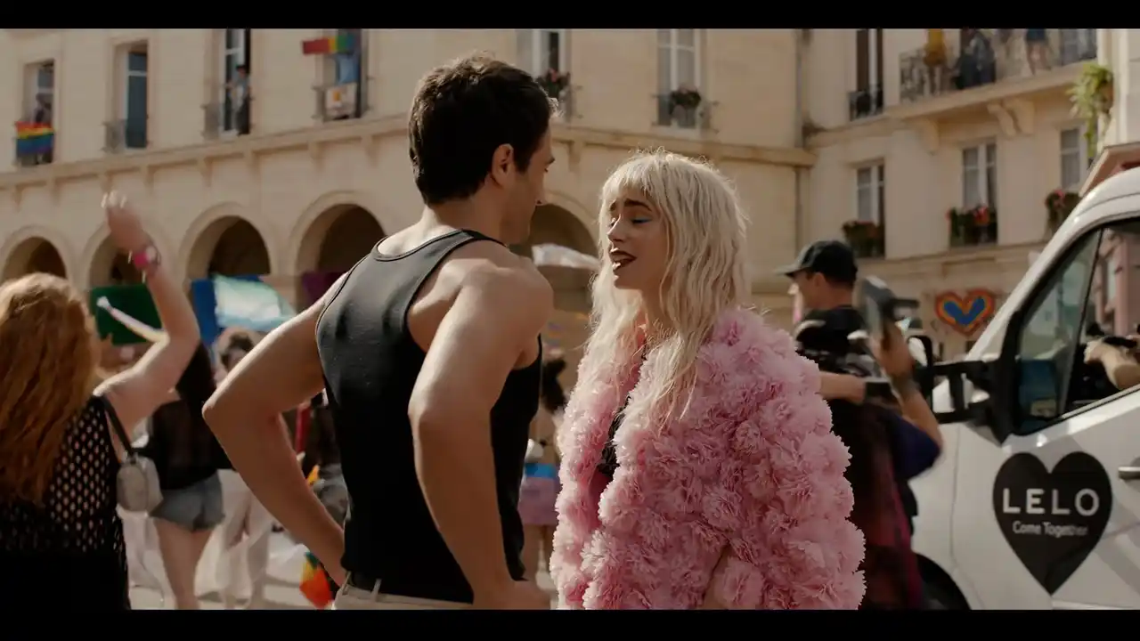 ラグジュアリーの現在と未来：スウェーデン発セルフケア・ブランド「LELO」が人気ドラマ『エミリー、パリへ行く』に登場