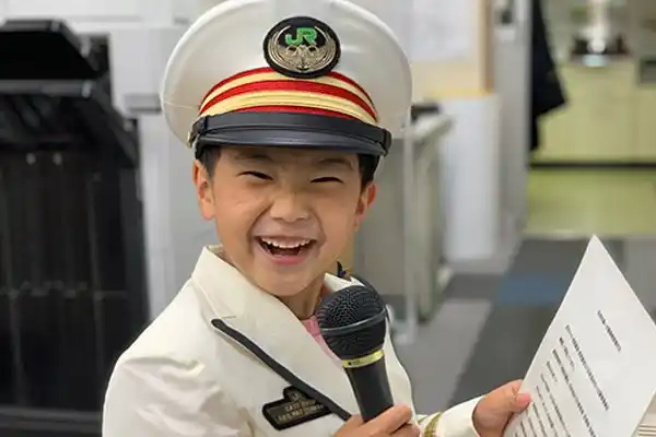 【JR東日本ホテルズ】 【記念特別企画】お子様の声が池袋駅構内、ホームのアナウンスに使用される貴重なプラン！ホテルメトロポリタン４０周年、山手線１００周年、埼京線40周年『池袋駅アナウンス体験＆ディナービュッフェプラン』