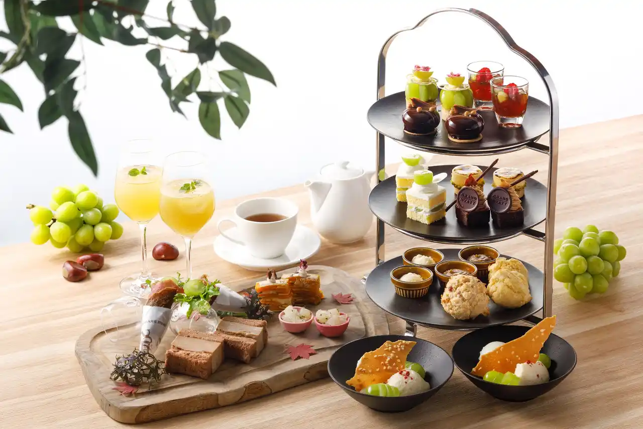 【グランド ハイアット 福岡】 「マロンとシャインマスカットのアフタヌーンティー」＆「マスカットパフェ」