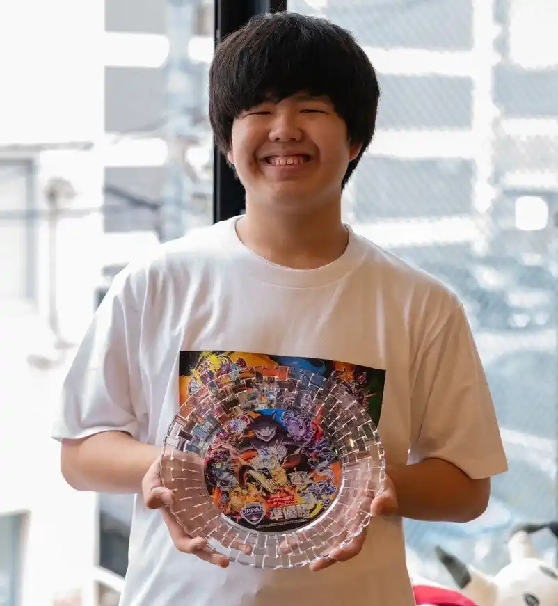 ポケカ専門店「トレカキャンプ」、次世代プレイヤー支援「トレカキャンプ neo」～ポケモンカードプレイヤー コサイトウ選手の活動支援を開始～