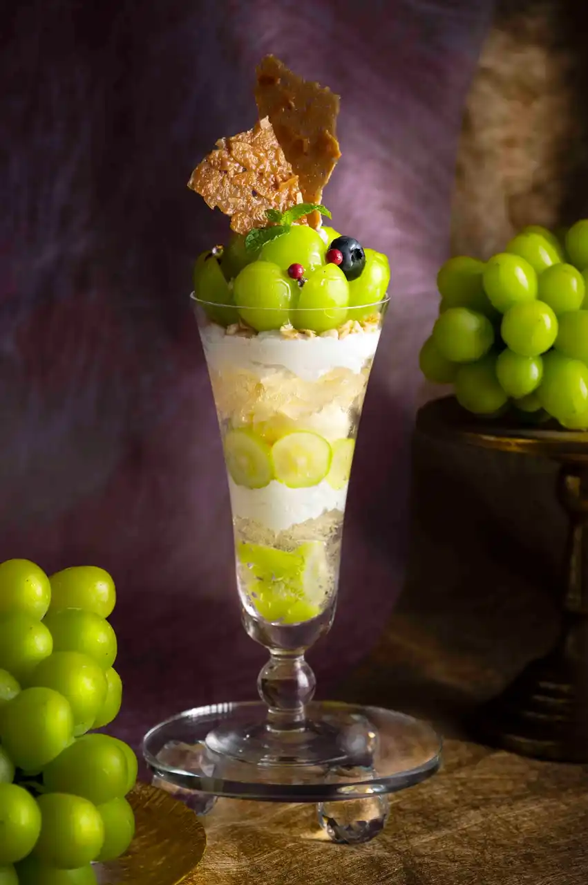 【株式会社コロンバン】 コロンバン原宿サロン 最高級シャインマスカットのパフェが登場