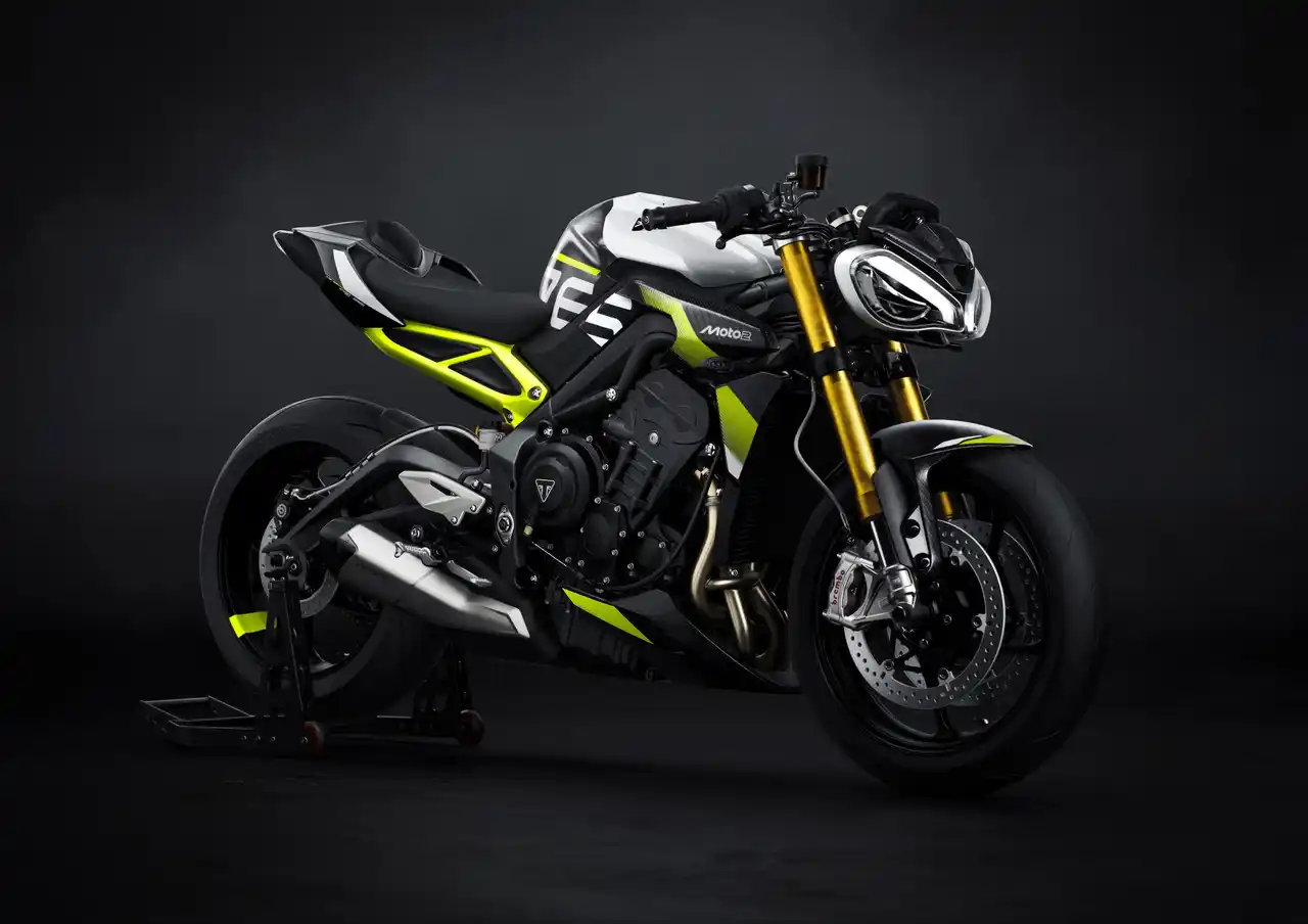 【トライアンフモーターサイクルズジャパン株式会社】 トライアンフから、STREET TRIPLE 765の新たな頂点となるRX、限定生産のMoto2(TM)エディション発表のお知らせ
