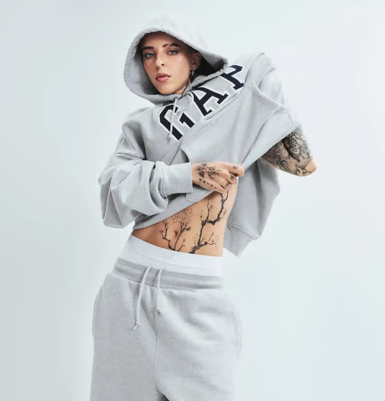 Gap、Young Mikoとのコラボレーションを通じた SPRING 2026 グローバルキャンペーンとオリジナルミュージックビデオを公開