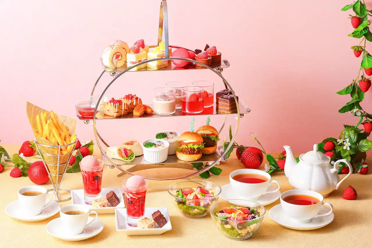 【ホテルニューオータニ幕張】いちご×チョコレートでとろける冬到来！ホテル最上階で堪能する絶景アフタヌーンティー