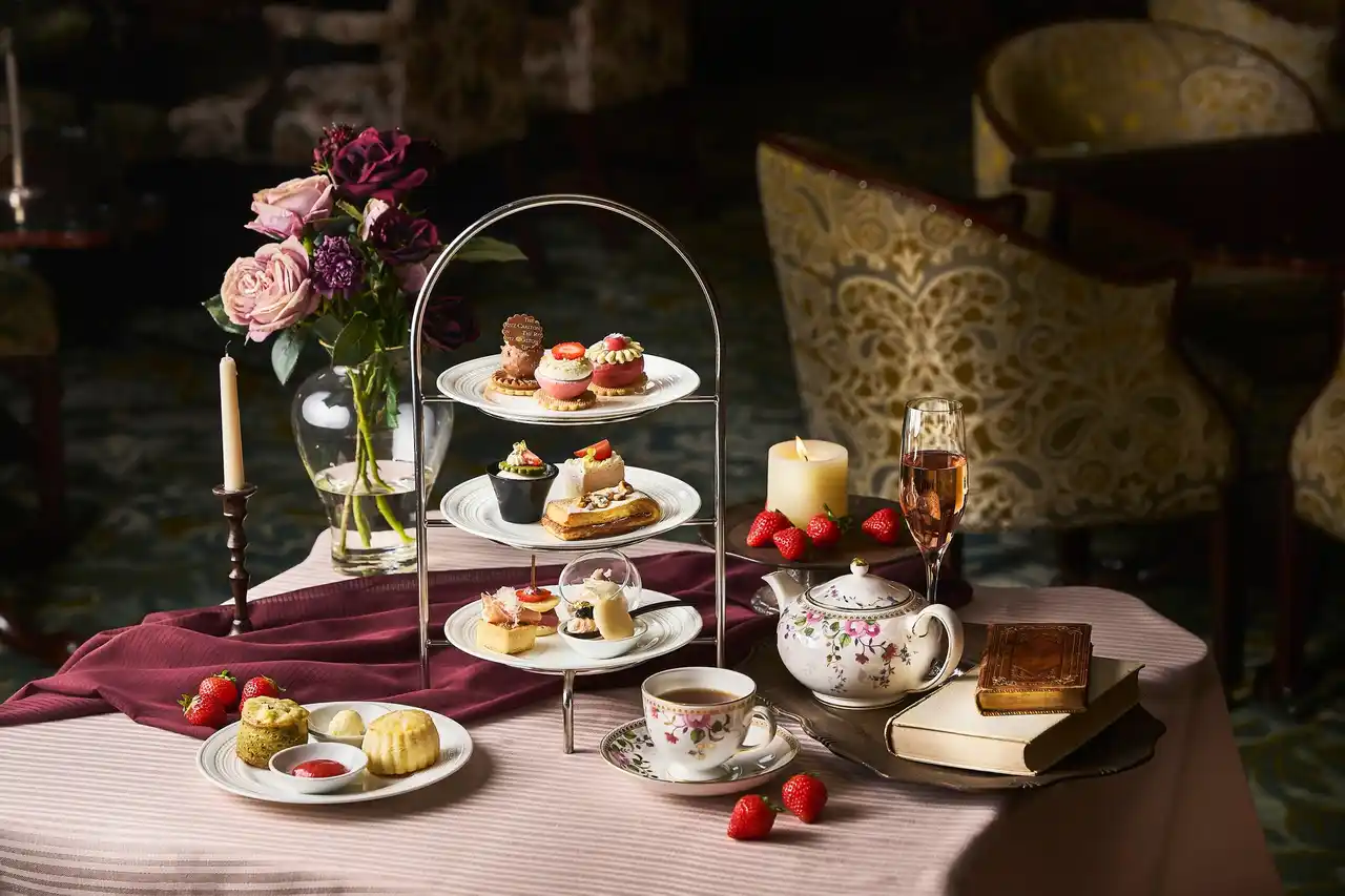 【ザ・リッツ・カールトン大阪】今年もフレッシュ苺が登場！苺とスイーツの饗宴「ストロベリーアフタヌーンティー」と「ストロベリーアフタヌーンブッフェ―サロン デュ ストロベリー―」がいよいよ開幕