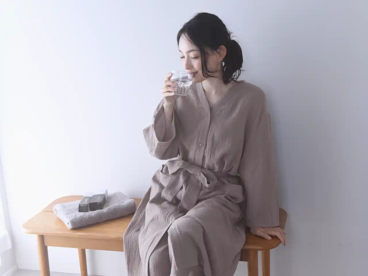 【アンジェ web shop】 【ワンオペ育児の救世主】忙しいお風呂上がりの湯冷め防止に！大人気の湯上りガーゼシリーズにNEW『ガウンタイプ』が登場