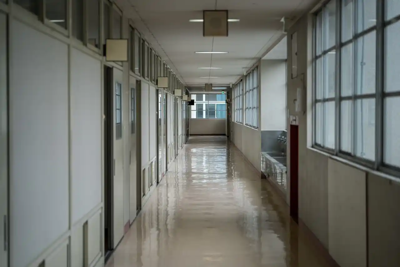 【公益社団法人子どもの発達科学研究所】 過去最多を更新し続ける「いじめ重大事態」。国が初の分析結果を公表、「交際トラブル」や「部活」もリスク要因に